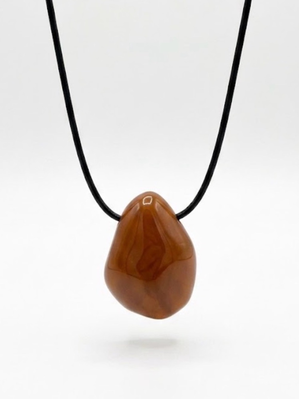 NWT ⚜️🤎⚜️ Camila Coelho Genuine Leather cord Necklace with Brown Stone Pendant
